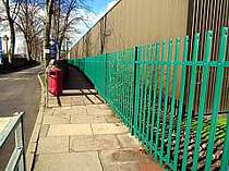 2000mm high green powder coated palisade fencing with rounded top fence pales